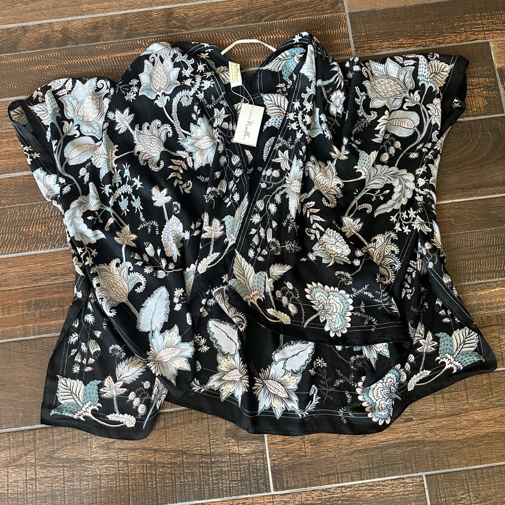 Shawl/ coverup